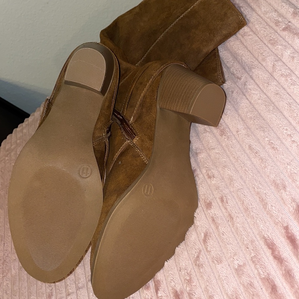 Boots - Picture 2 of 3